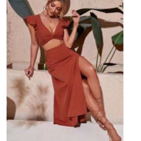 Redwood maxi two piece dress with flared sleeves and split hem - Picture 1 of 1